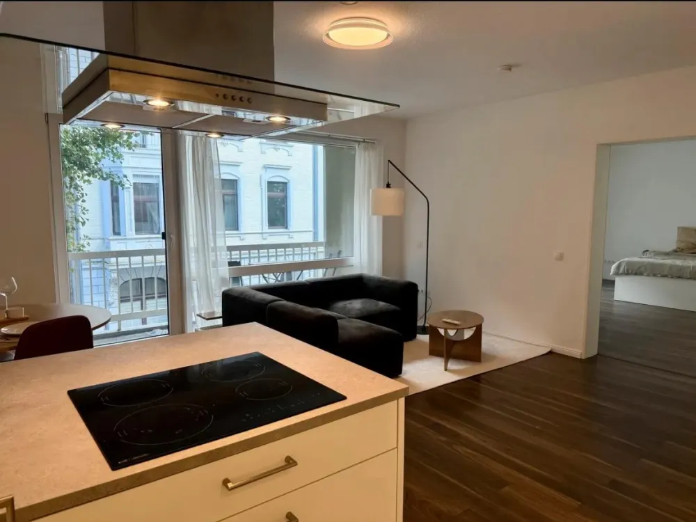 Erstbezug nach Renovierung: 2-Zimmer Wohnung im Lorrettoviertel