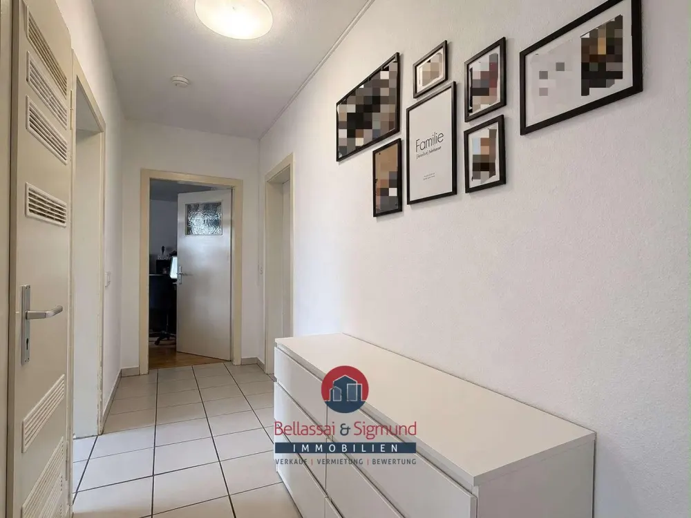 KREFELD - 3-ZIMMER-DACHGESCHOSSWOHNUNG IN ZENTRALER & RUHIGER LAGE MIT EINBAUKÜCHE