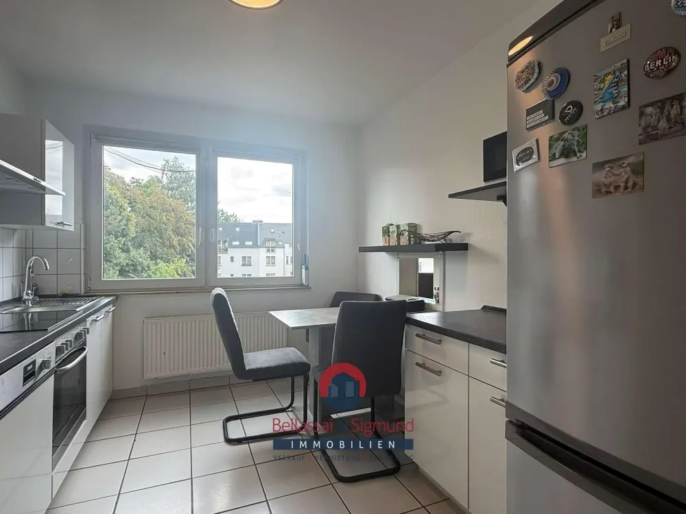 KREFELD - 3-ZIMMER-DACHGESCHOSSWOHNUNG IN ZENTRALER & RUHIGER LAGE MIT EINBAUKÜCHE