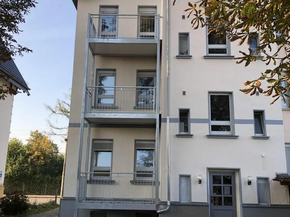 4-Raum-Wohnung | Balkon | große Küche | Abstellraum | Stellplatz