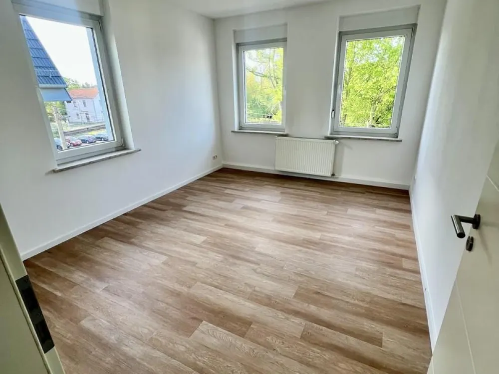 4-Raum-Wohnung | Balkon | große Küche | Abstellraum | Stellplatz