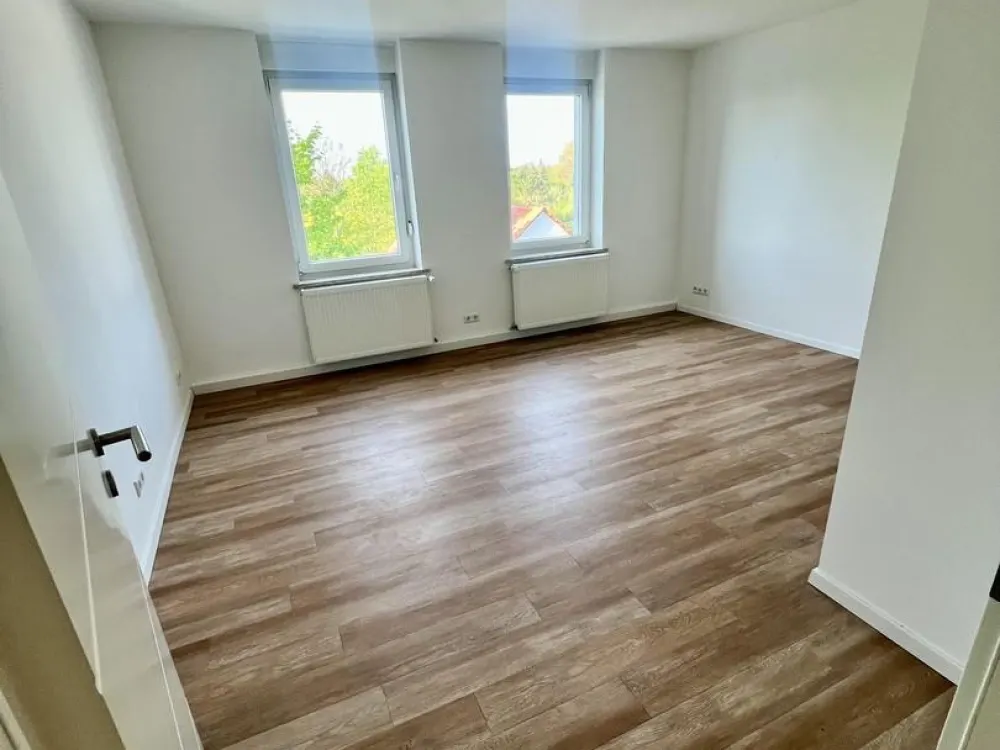 4-Raum-Wohnung | Balkon | große Küche | Abstellraum | Stellplatz