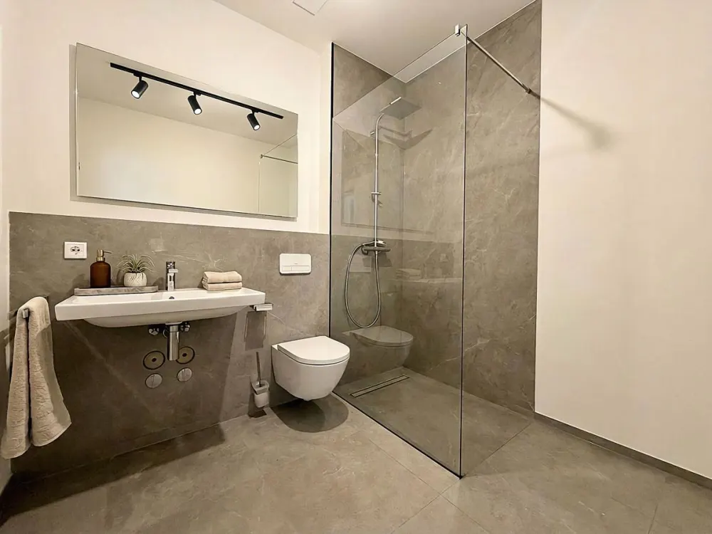Exklusive Parklage, Luxuswohnung in Toplage