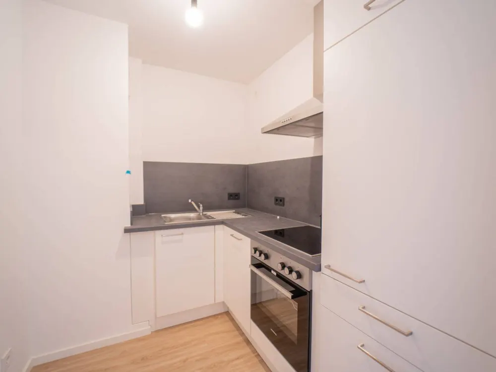 FRISCH SANIERT: Schöne 2-Zimmer-Wohnung mit BALKON und EBK im Zentrum von Schnelsen
