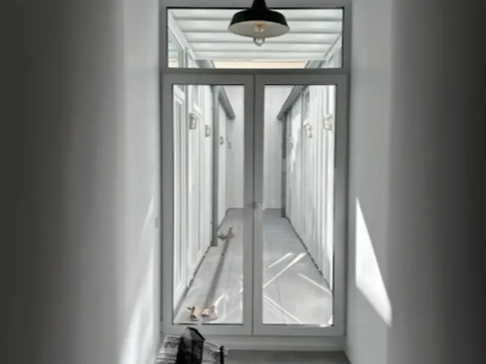 Modern shared flat concept near Barbarossaplatz: 3-person flatshare with terrace & large kitchen-living area