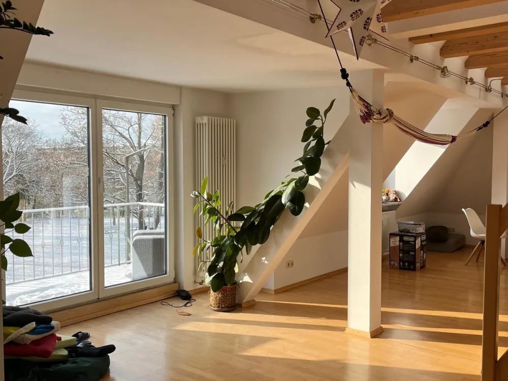 Nachmieter gesucht: Helle Maisonettewohnung mit Balkon, viel Grün