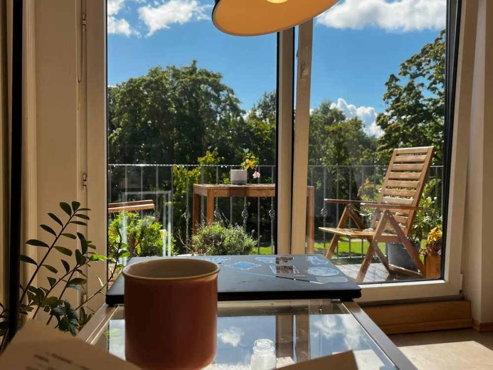 Nachmieter gesucht: Helle Maisonettewohnung mit Balkon, viel Grün