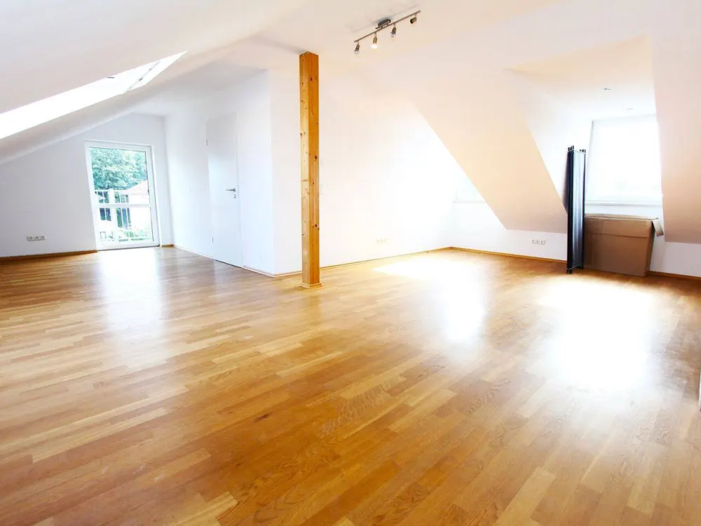 Traumhafte 1,5 Zi.-DG.-Whg. mit Süd-/Balkon mit Klimaanlage in München "Am Hart" zur Miete.