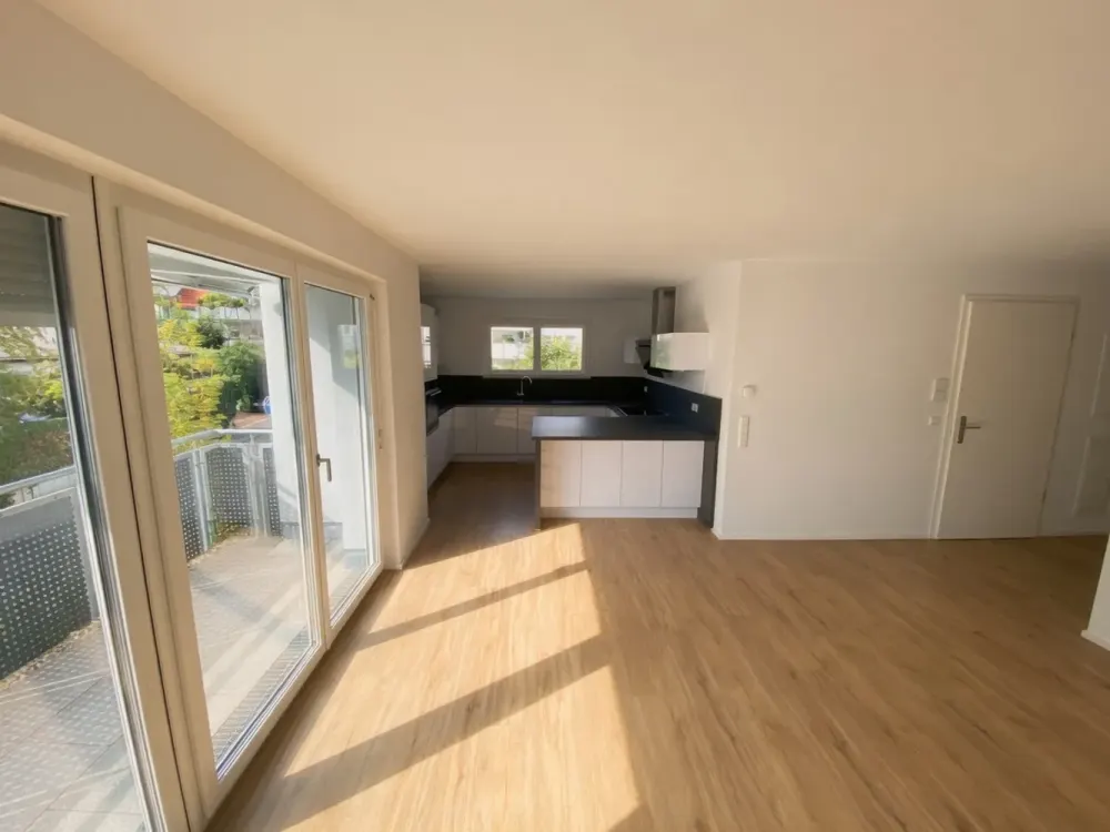 Neuwertige 4-Zimmer-Wohnung mit Balkon, EBK und Garage, Waiblingen Süd