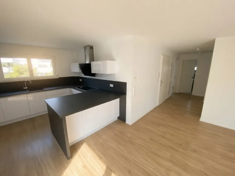 Neuwertige 4-Zimmer-Wohnung mit Balkon, EBK und Garage, Waiblingen Süd
