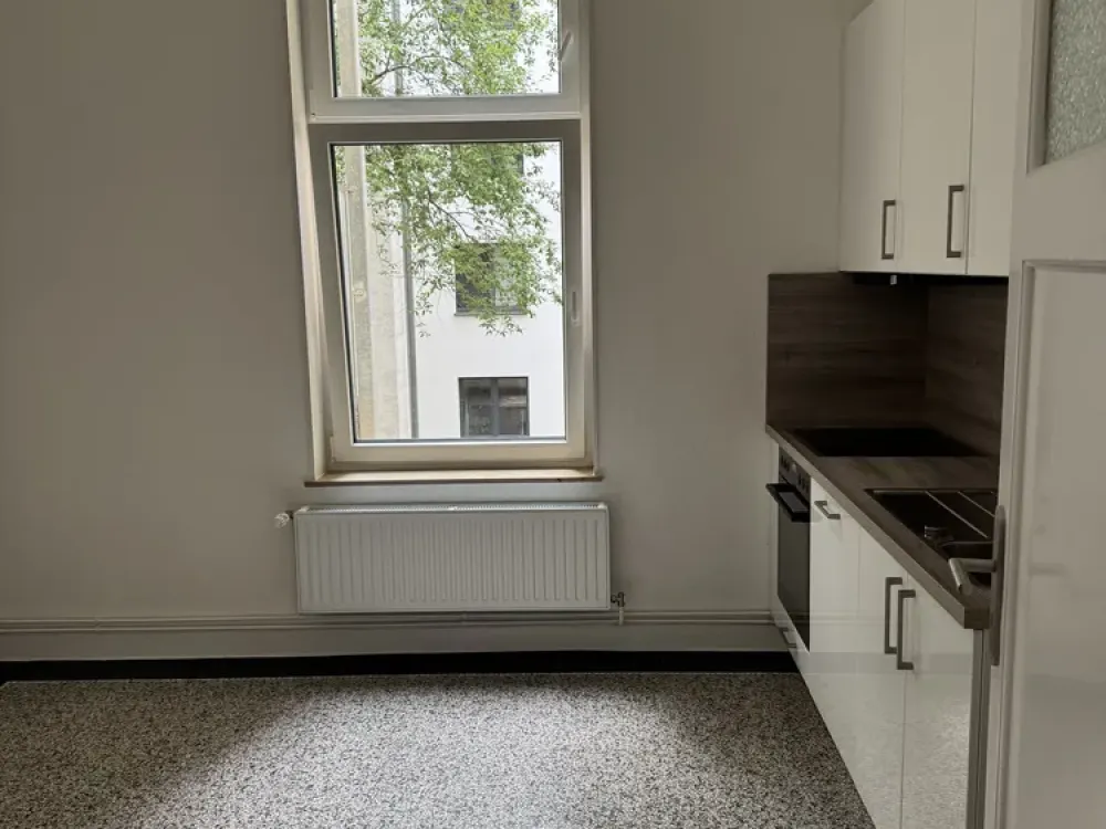 Traumhaft schöne 4 Zi Whg mit Balkon I. OG Erstbezug nach Modernisierung