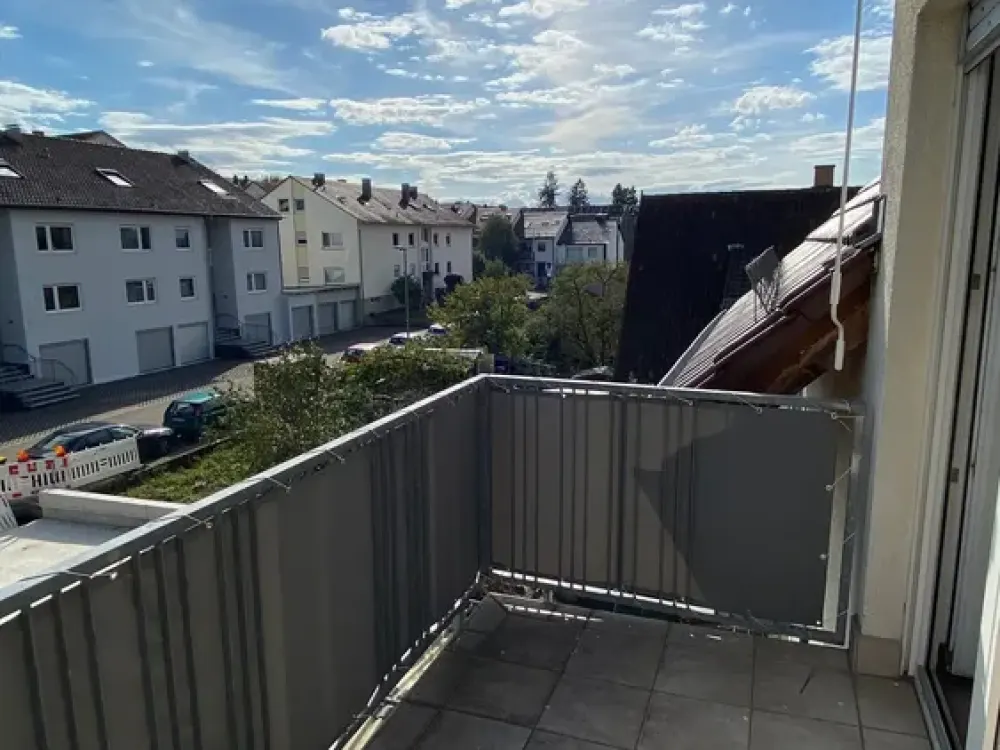 Charmante 2-Zimmer-Dachgeschoss-Wohnung mit sonnigem Balkon in Bietigheim-Bissingen