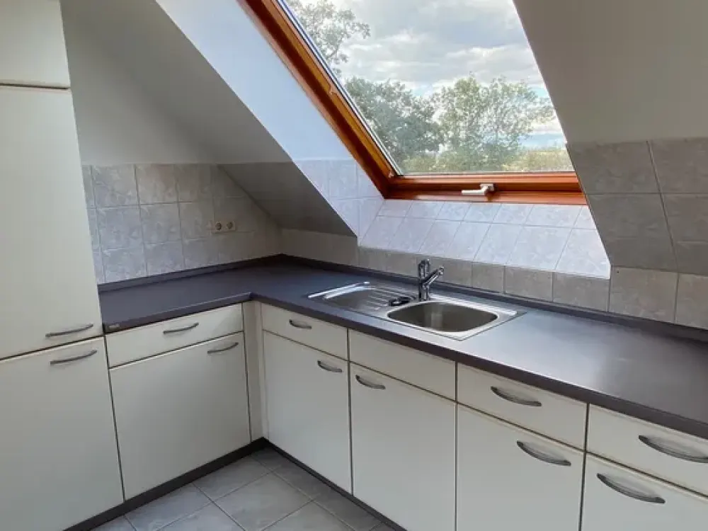 Charmante 2-Zimmer-Dachgeschoss-Wohnung mit sonnigem Balkon in Bietigheim-Bissingen