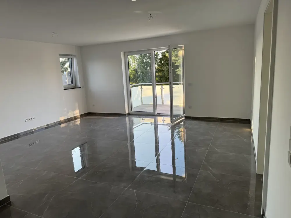 Moderne 2-Zimmer-Wohnung mit Balkon und Klimaanlage in ruhiger Lage von Langen
