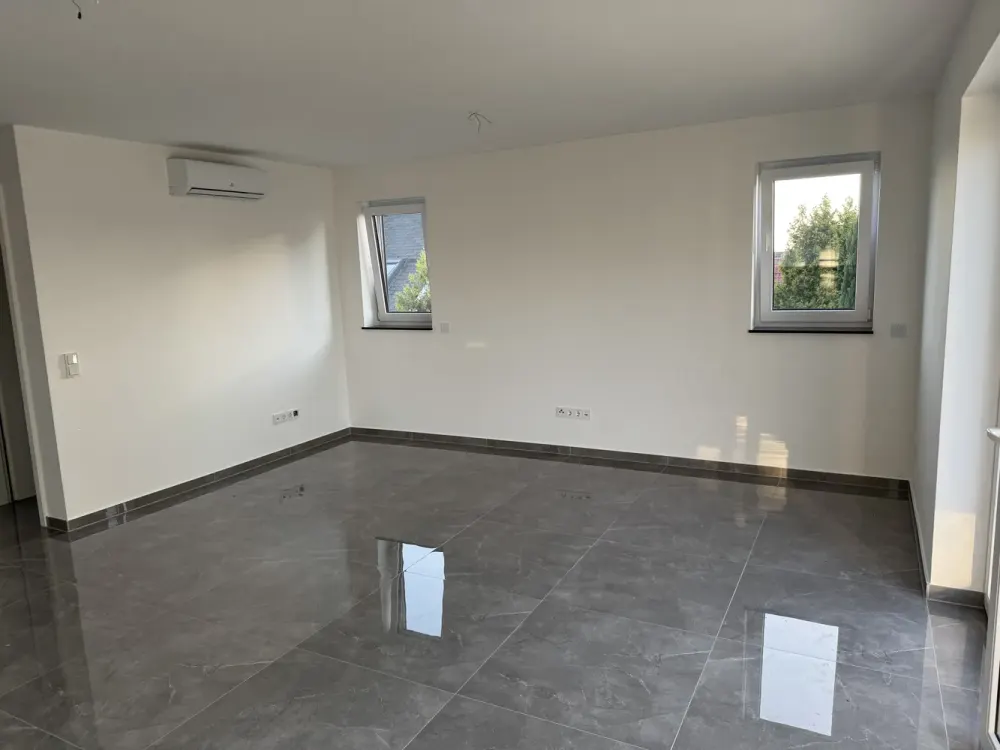 Moderne 2-Zimmer-Wohnung mit Balkon und Klimaanlage in ruhiger Lage von Langen