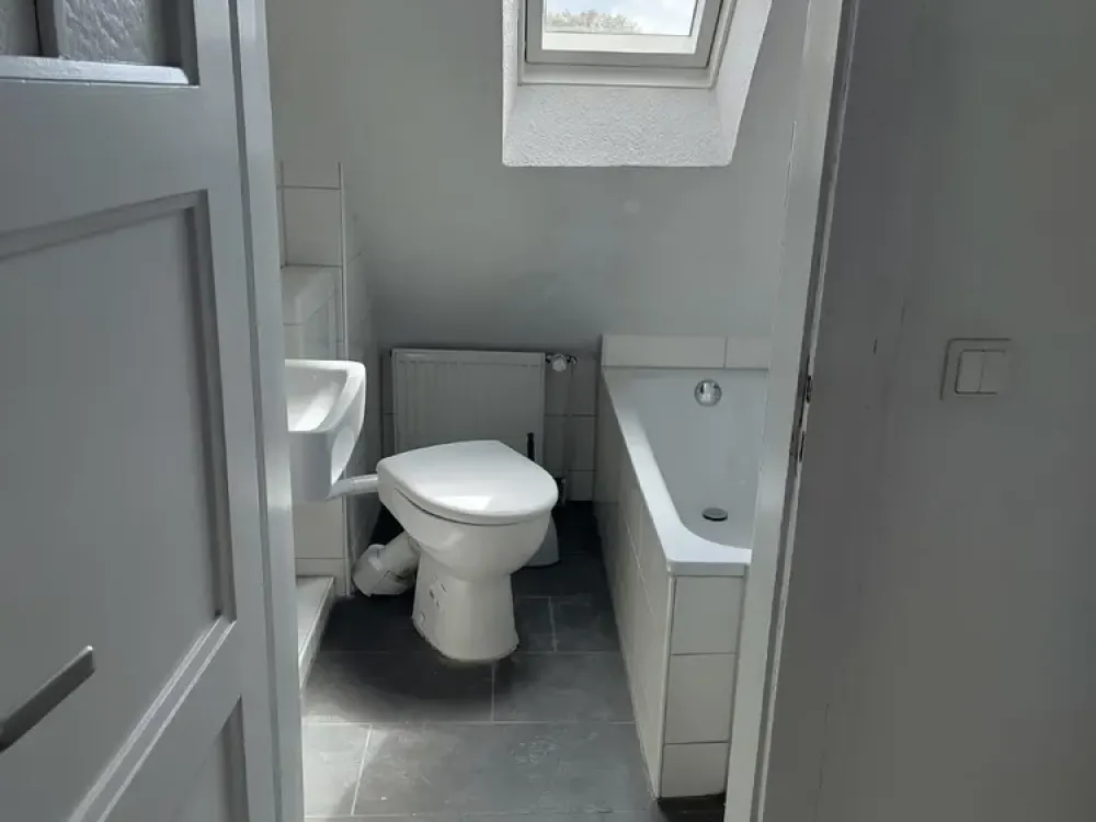 unrenovierte 2 Zimmerwohnung