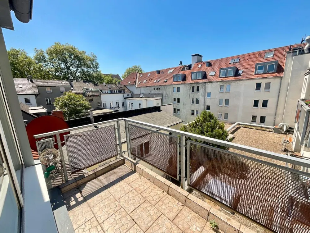 Helle 3 Zimmerwohnung mit Balkon in zentraler Lage