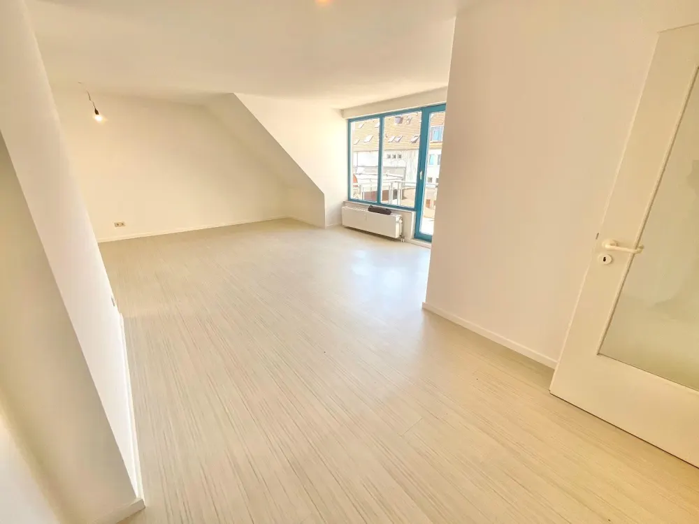 Helle 3 Zimmerwohnung mit Balkon in zentraler Lage