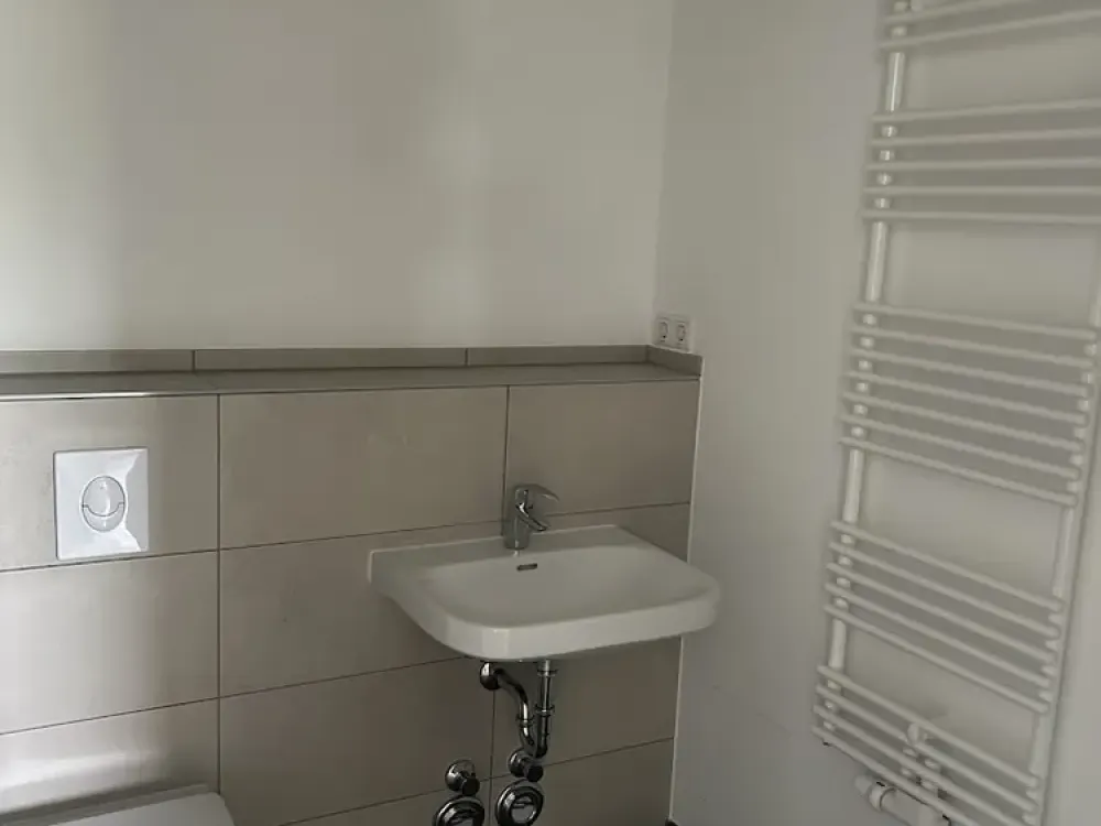 +++3-Zimmerwohnung mit Badewanne und Balkon
