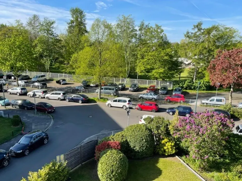 3-Zimmer-Wohnung mit Balkon, Luxus Einbauküche & Tiefgarage in Mörsenbroich