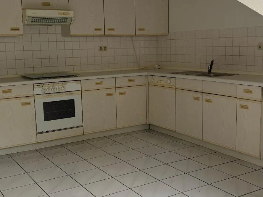 Lichtdurchflutete Dachgeschosswohnung mit großem Südbalkon