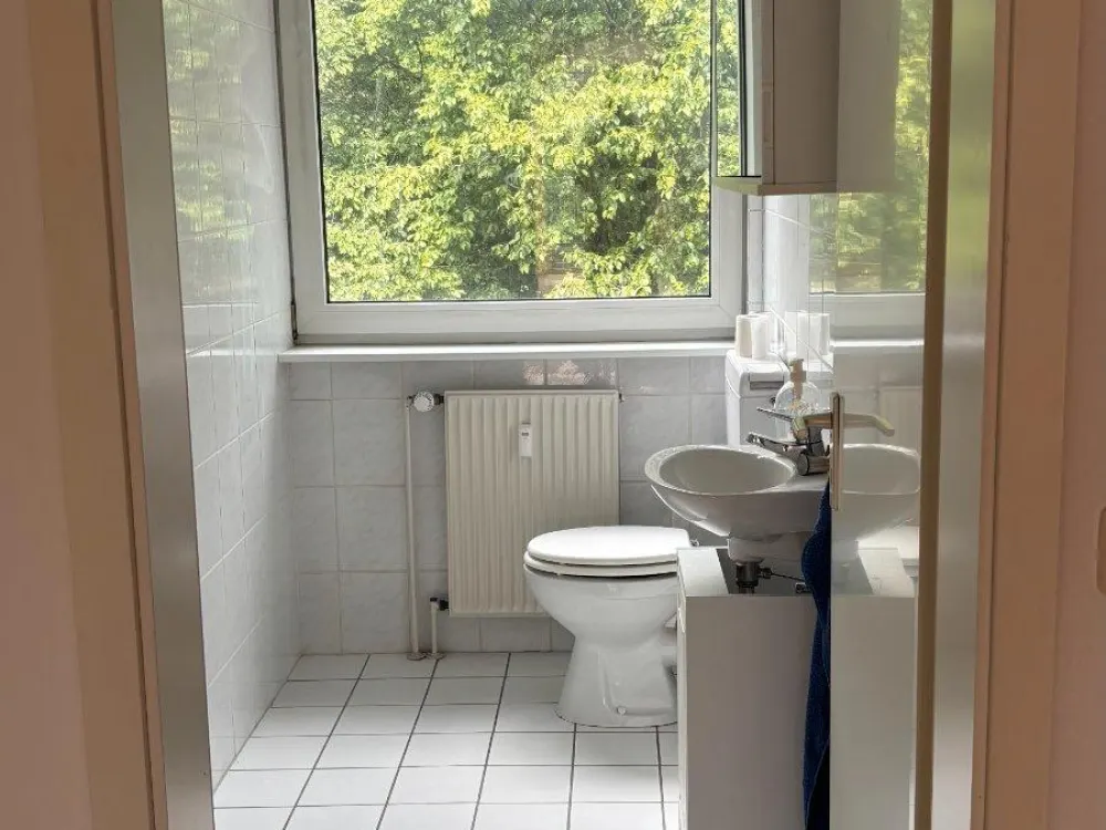 Lichtdurchflutete Dachgeschosswohnung mit großem Südbalkon