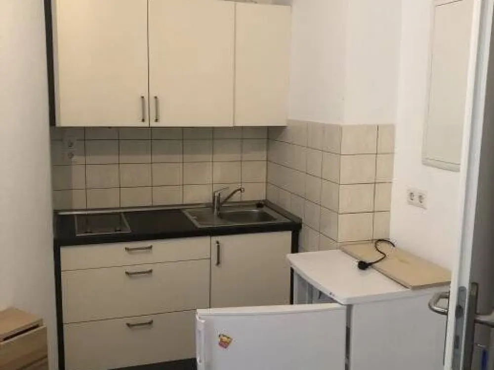 kleines 1 Zi.-Apartment ideal für den berufstätigen Wochenendheimfahrer