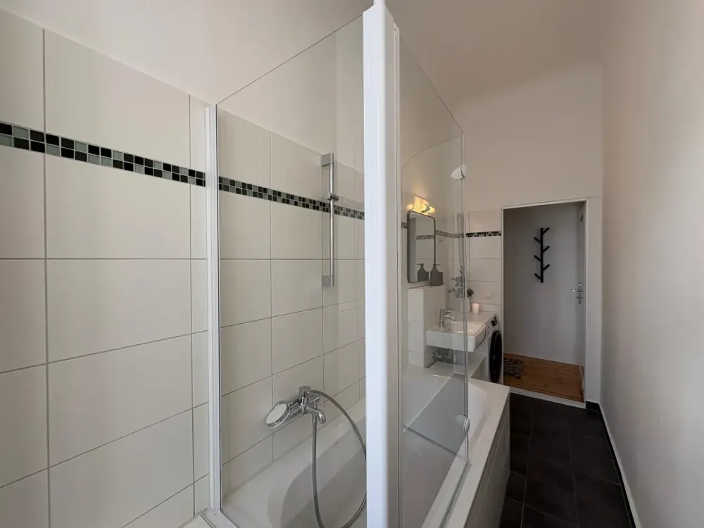 Fully Furnished 2-Room Apartment in Vibrant Friedrichshain - Ideal for Roommates