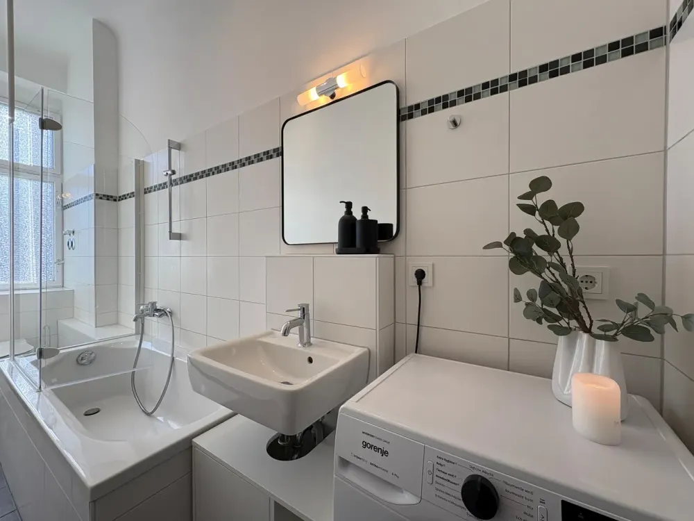 Fully Furnished 2-Room Apartment in Vibrant Friedrichshain - Ideal for Roommates