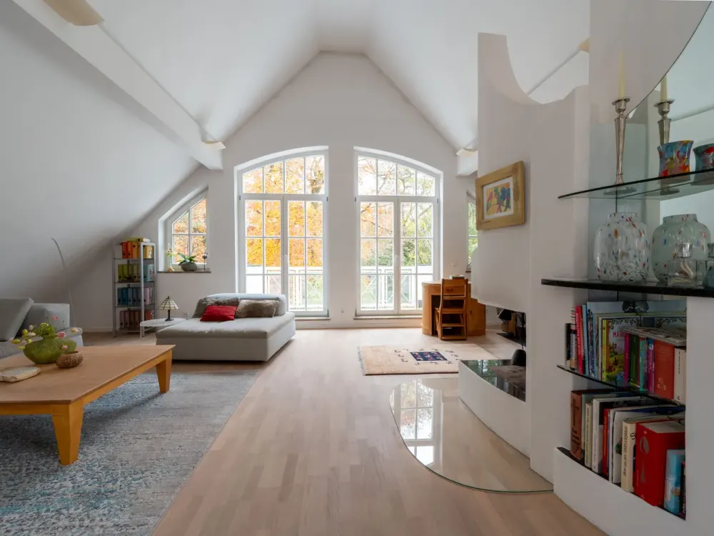 Lichtdurchflutete, absolut ruhige 2,5-Zi. Dachterrassenwohnung mit Galerie Nähe Pasinger Stadtpark