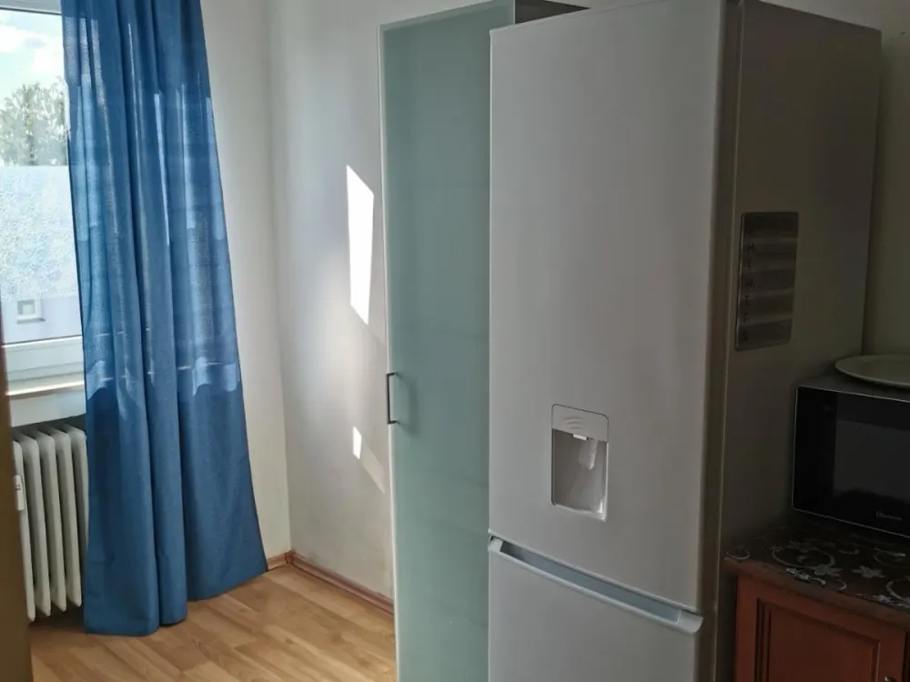 1 Zimmer Wohnung ( EBK+ Teilmobiliert)