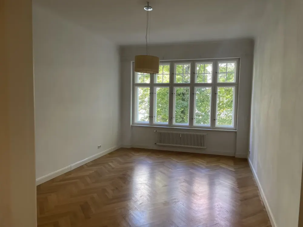 Wohnen mit Charakter: Großzügige Altbauwohnung in Schmargendorf