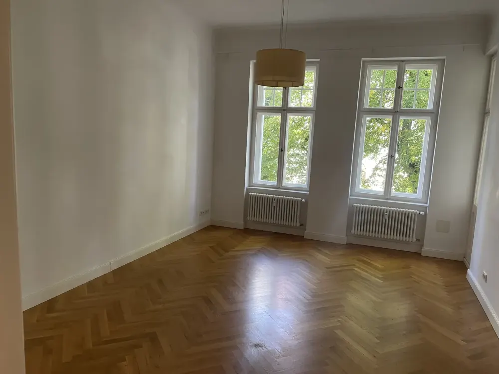 Wohnen mit Charakter: Großzügige Altbauwohnung in Schmargendorf