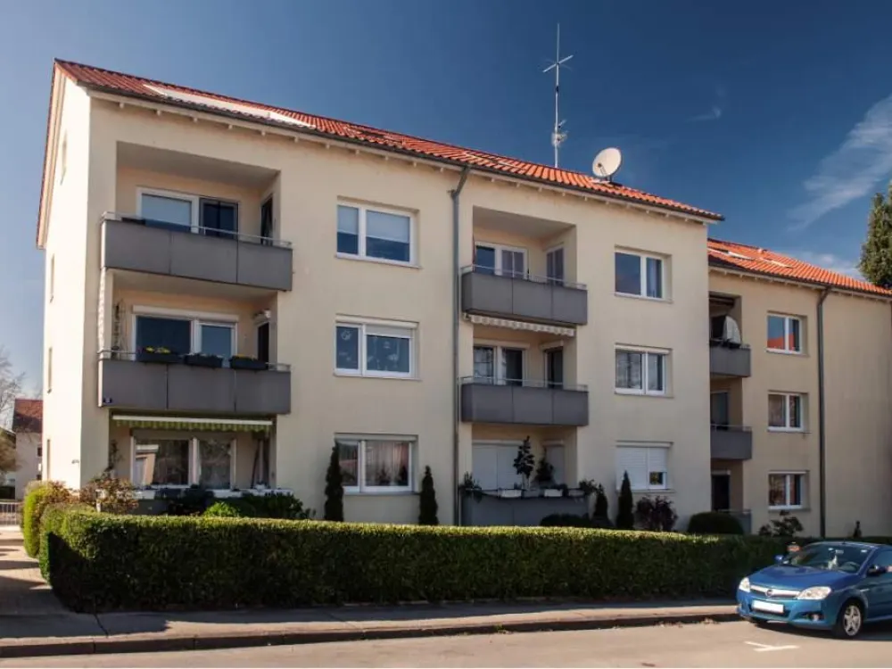 Seenahe 2-Zimmer-Wohnung mit toller EBK, Balkon, Garage in Bodolz