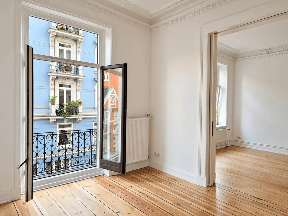 Alles neu, alles schick! Helle 4-Zimmer-Altbauwohnung im Herzen von St. Georg