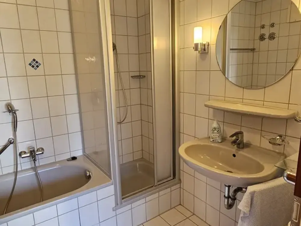 Newly Renovated 3 1/2 Room Apartment on the 1st Floor for 1-3 People