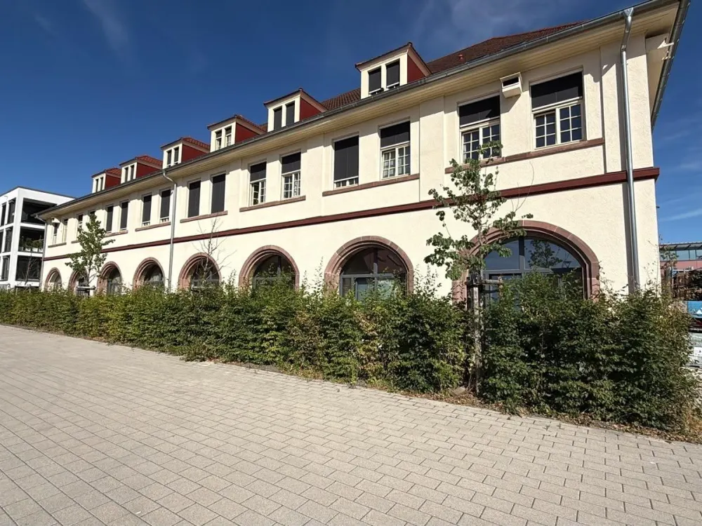 Loft-Charakter im historischen Arsenal I 3 Zimmer I 4m Decken
