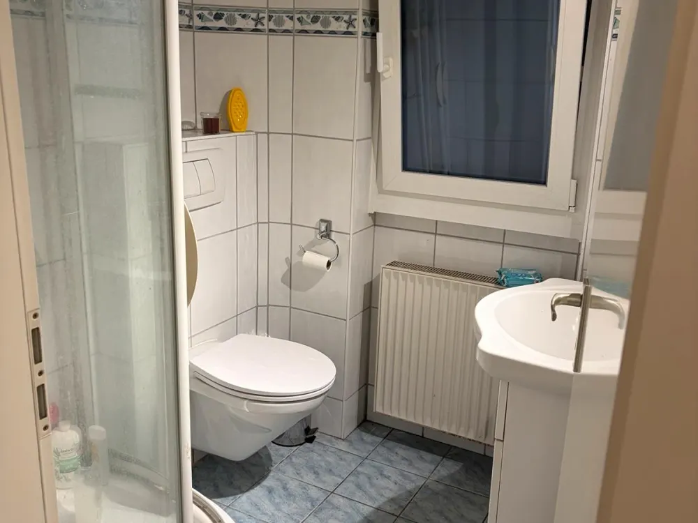 2-Room Bungalow with Terrace and Garden Warm 1200€