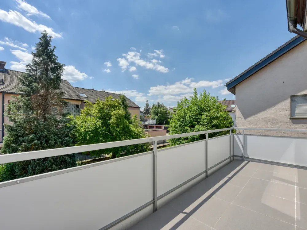 +++ sonniger Süd-Balkon - zentral & ruhig - hochwertig modernisiert - EBK-Übernahme möglich +++