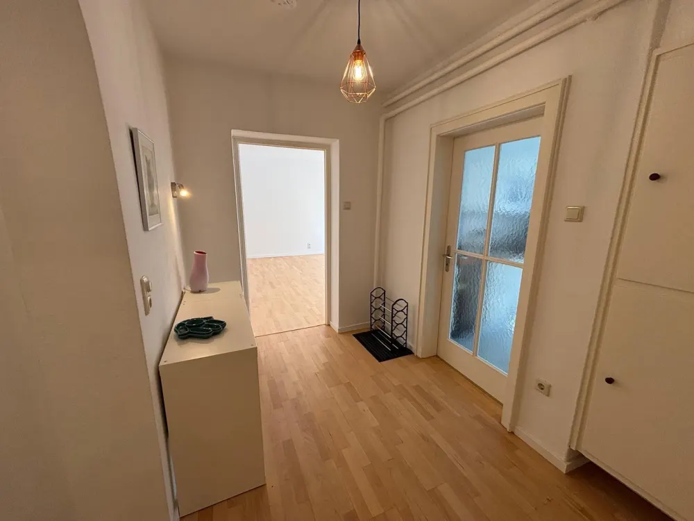 29m2 WG Zimmer mit viel Privatsphäre mitten in Schwabing