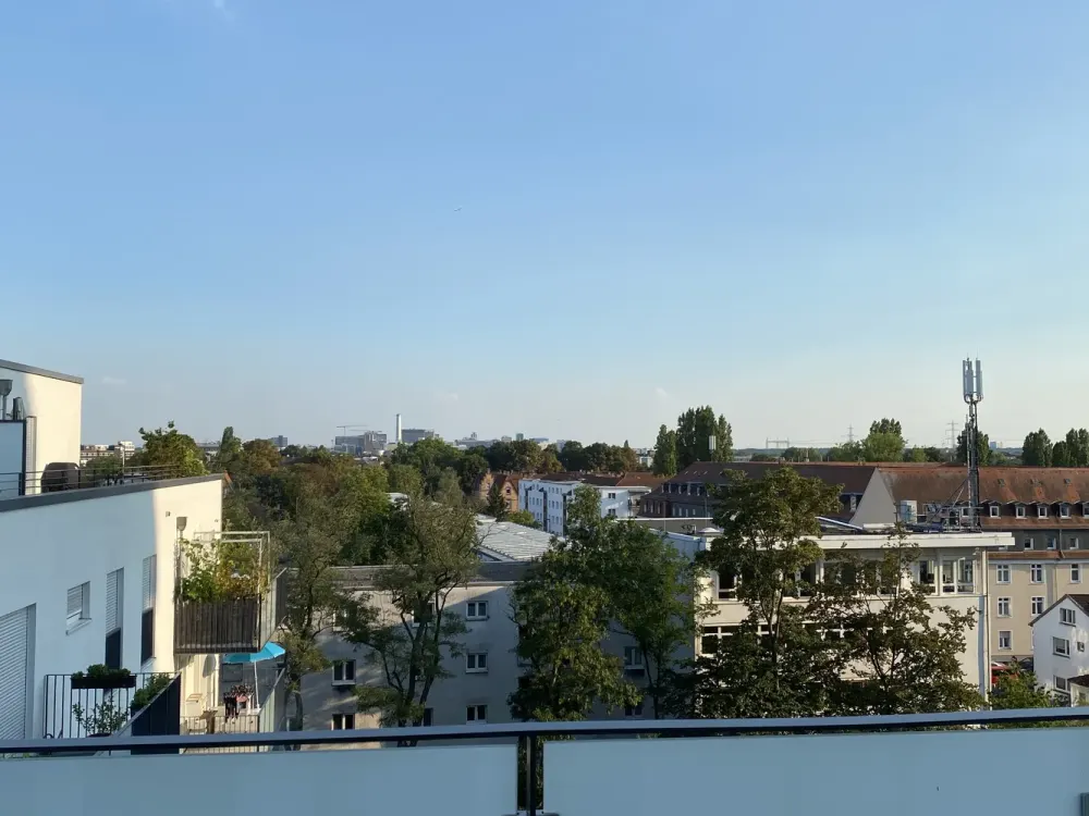 Möblierte 3,5-Raum-Wohnung mit Balkon und EBK in Europaviertel Frankfurt