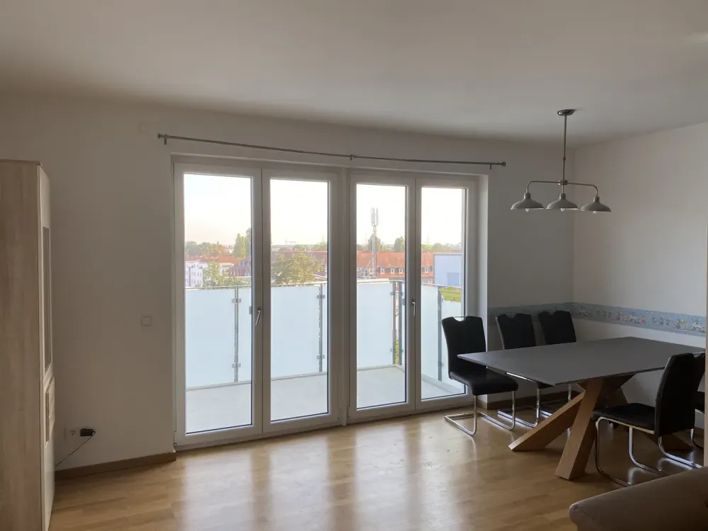 Möblierte 3,5-Raum-Wohnung mit Balkon und EBK in Europaviertel Frankfurt