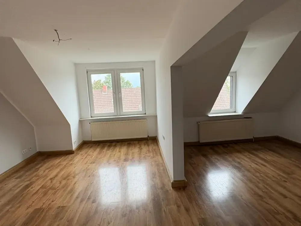 3.5 Room Attic Apartment with Balcony