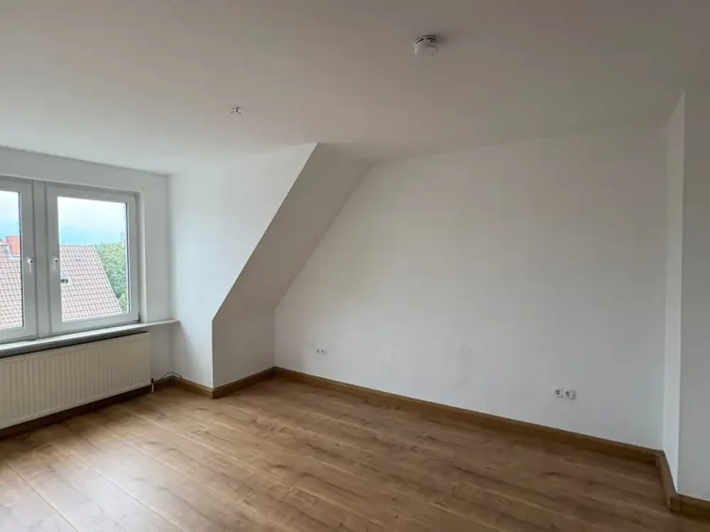 3.5 Room Attic Apartment with Balcony