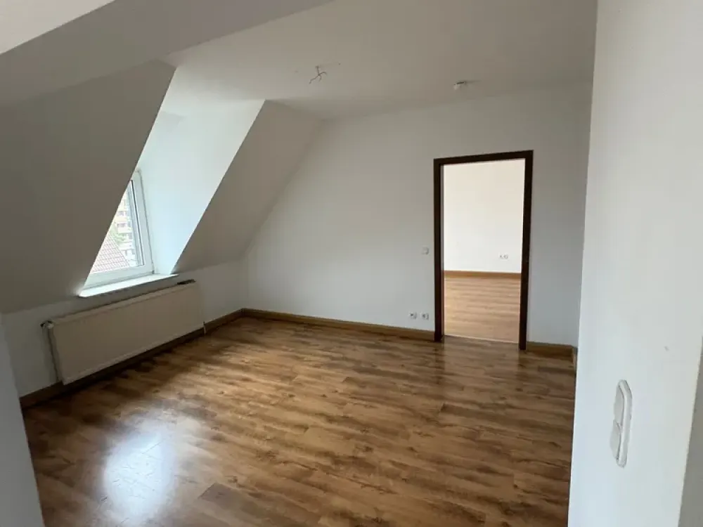 3.5 Room Attic Apartment with Balcony