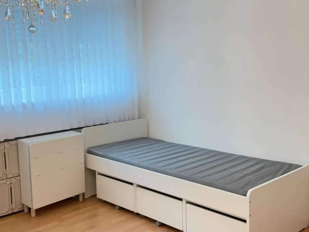 1 Room Shared Apartment with Kitchen and Bathroom