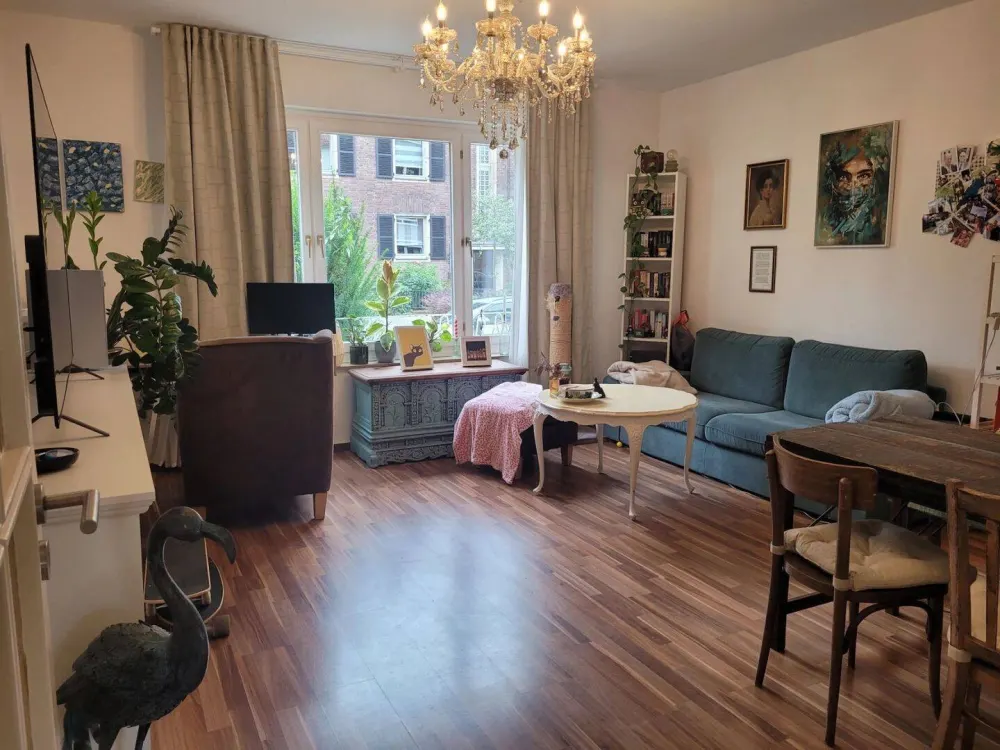 Helle 2-Zimmer-Wohnung mit Balkon in Düsseldorf