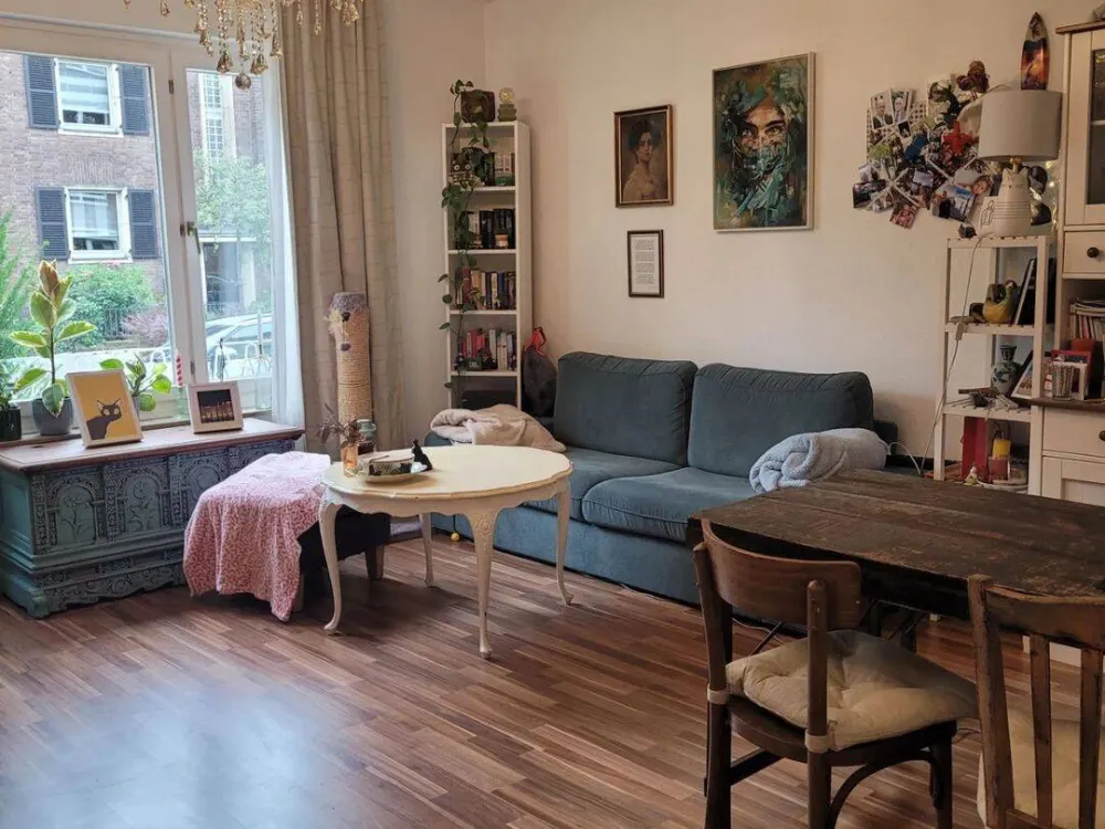 Helle 2-Zimmer-Wohnung mit Balkon in Düsseldorf