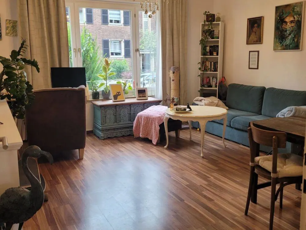 Helle 2-Zimmer-Wohnung mit Balkon in Düsseldorf