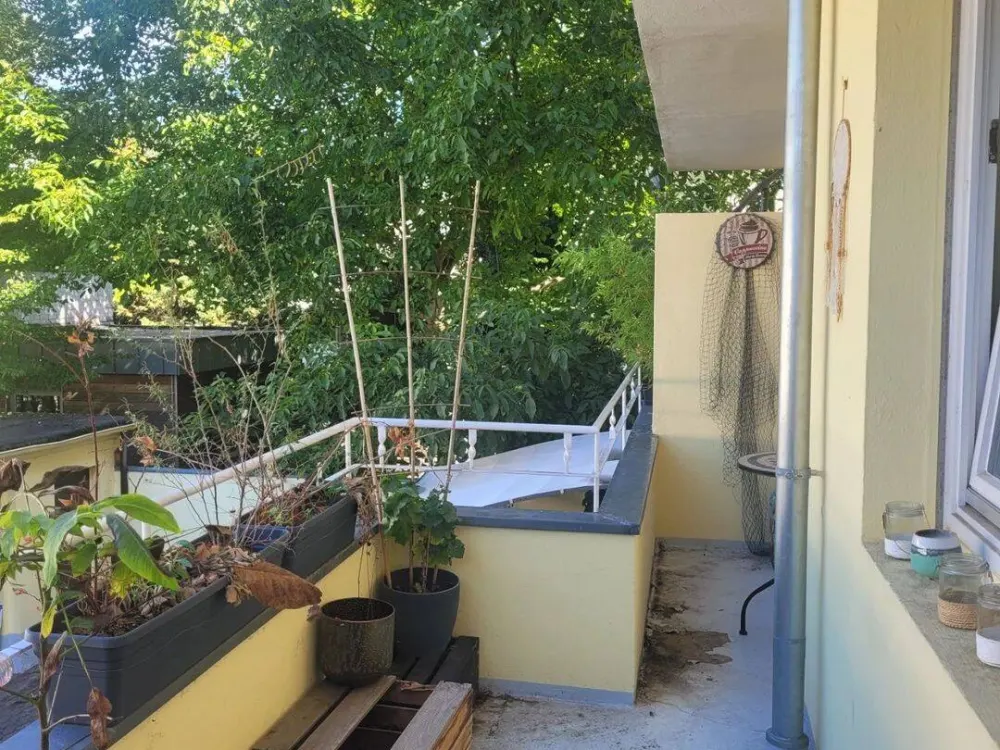 Helle 2-Zimmer-Wohnung mit Balkon in Düsseldorf